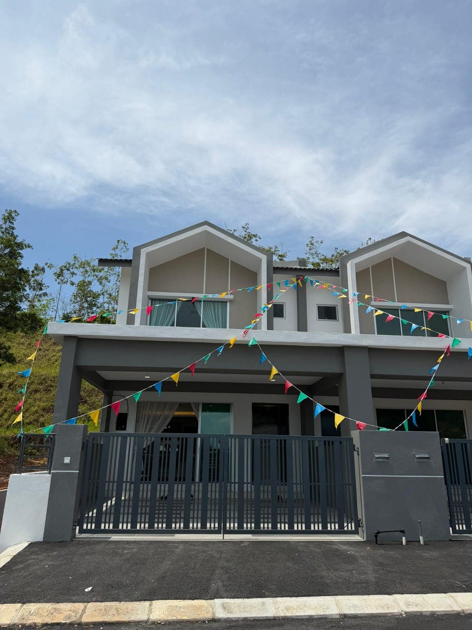 Pandangan Hadapan Taman Alamanda